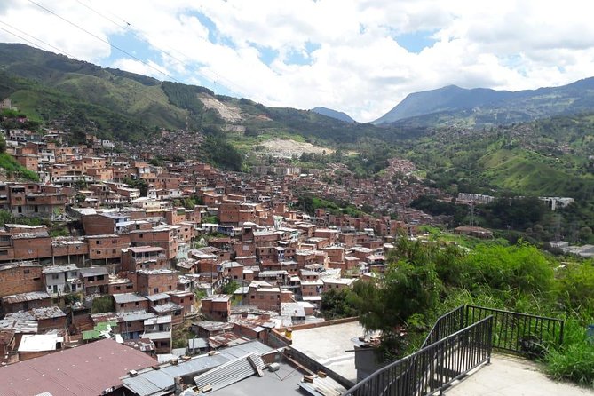 Medellín & Comuna 13 Private Tour - Why Comuna 13 Belongs on Your Medellín Schedule