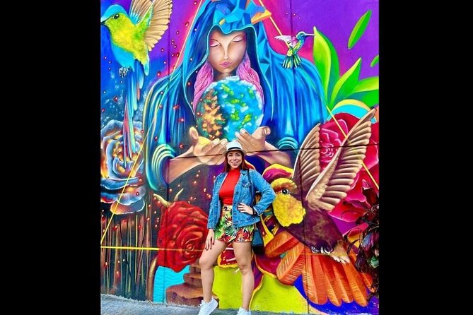Medellín: Comuna 13 Tour with Spray Painting and ice cream - Walking conditions and who should book