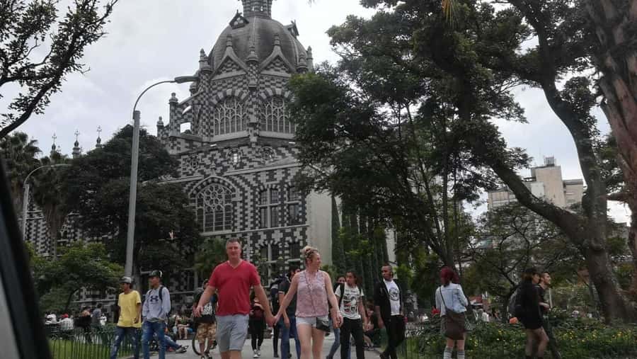 Medellín: Cultural City & Museum Tour - Medellín Modern Art Museum in 45 minutes
