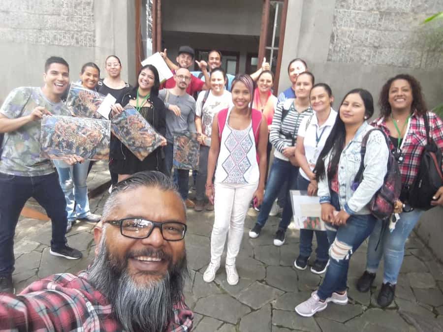 Medellín: Cultural City & Museum Tour - What the private car and guide add