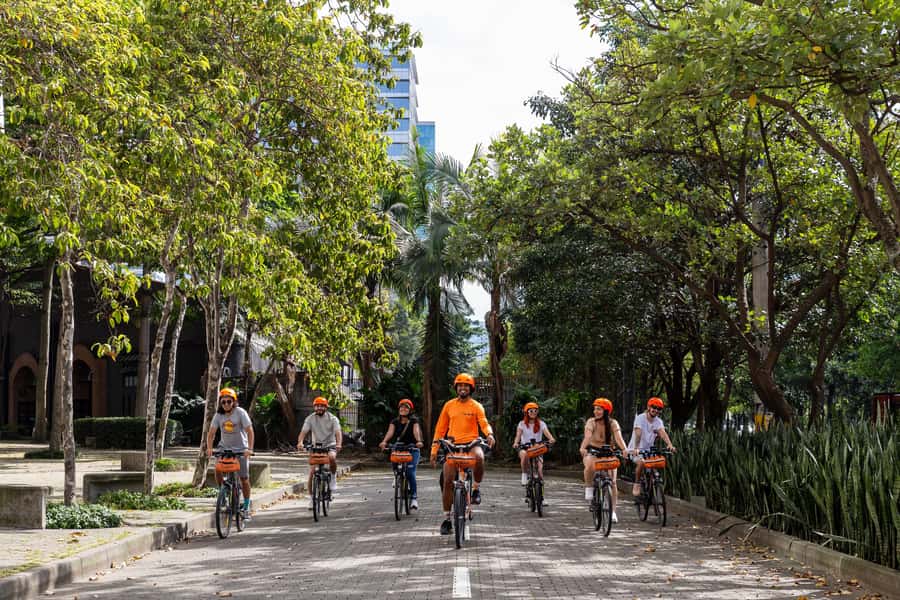 Medellín: E-bike and Foodie Tour - Conquistadores, local snacks, and the Medellín River Parks