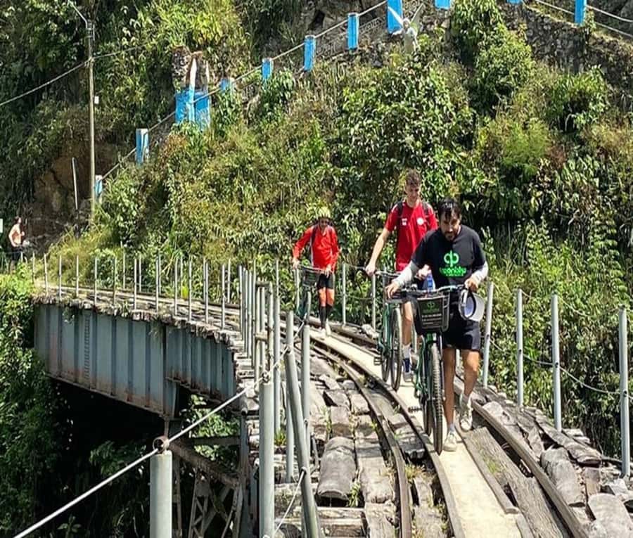 Medellín: Full-Day Mountain Bike Tour with Lunch - Why this six-hour ride is a strong alternative to Guatapé