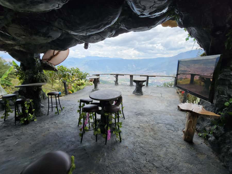 Medellin: Glamping Spa and coffee tour Experience - Meeting at Arví and arranging the pickup