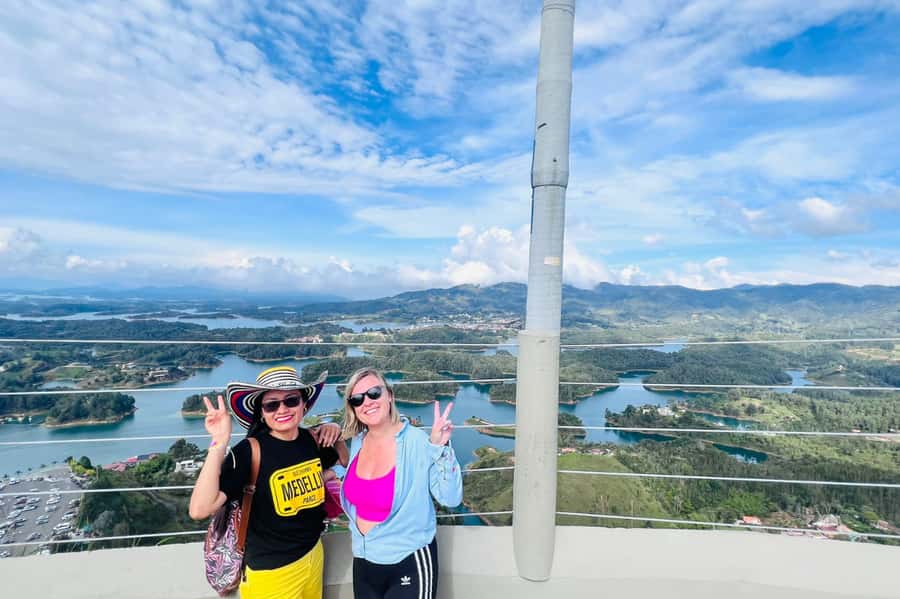 Medellin: Guatape and El Penol Rock Day Trip with Boat Ride - Pickup choices and the morning ride