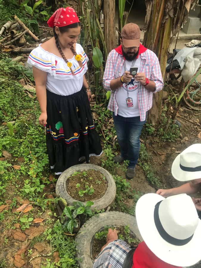 Medellín: Guatape Village with Coffee and Fruit Tasting Tour - Should you book the Guatapé and coffee tour?