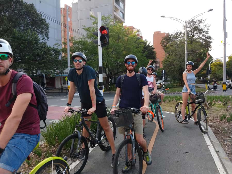 Medellín: Guided City Bike Tour - Laureles, Conquistadores, Belén, and the Stadium area