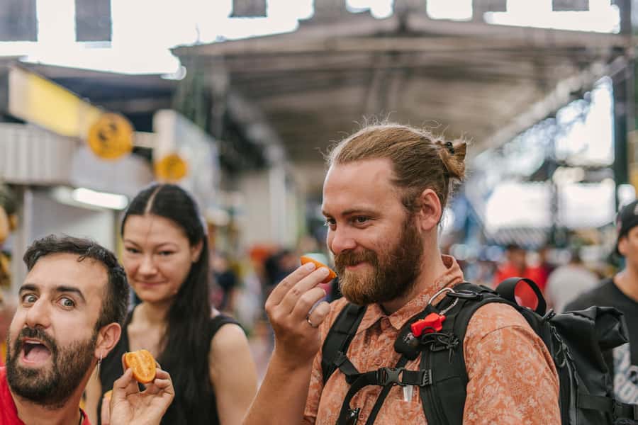 Medellín: Guided Exotic Fruits Tour - The first tastings: learning how to choose good fruit