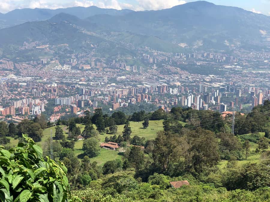 Medellín: Half-Day Private Colonial Towns Tour - El Retiro: Silver, Churches, and a Pleasant First Walk