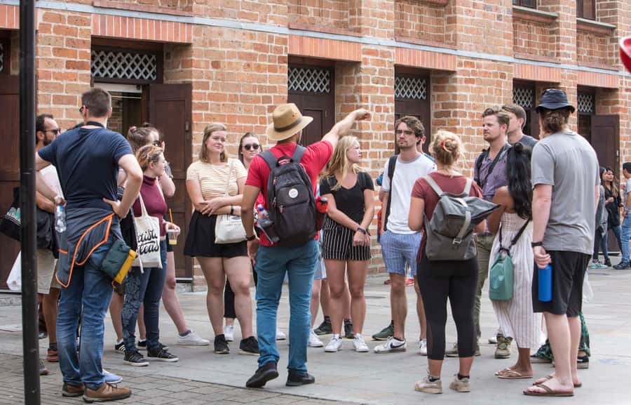 Medellin Historic Walking Tour - Ermita de la Veracruz and the shift toward art