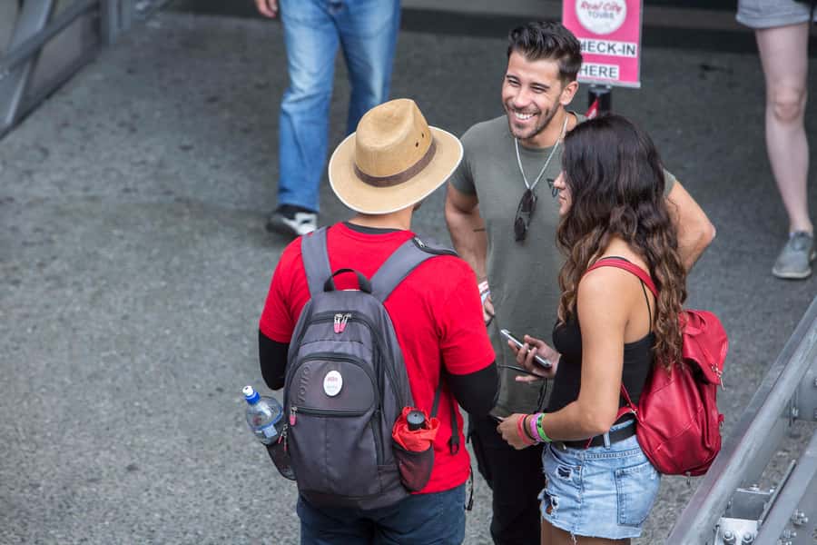 Medellin Historic Walking Tour - The less obvious stop before Parque Berrío