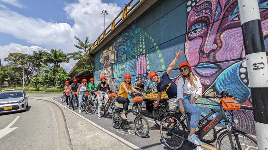 Medellín: History & Local Life Essentials Tour on an E-Bike - Ciudad del Río and Medellín’s newer face