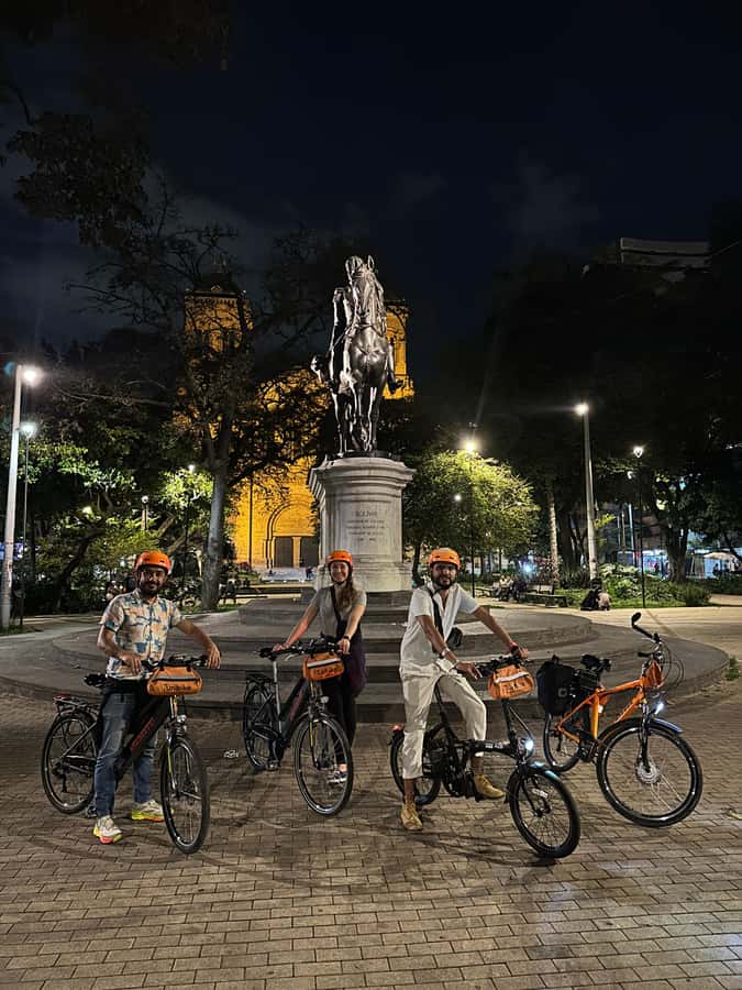 Medellín: History & Local Life Essentials Tour on an E-Bike - Plaza Botero, where art meets everyday life