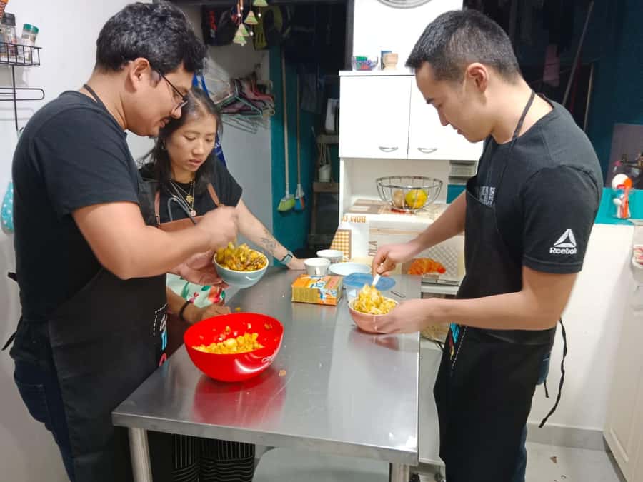 Medellin: Learn to make Colombian empanadas from scratch - Cooking the empanadas and eating what you made