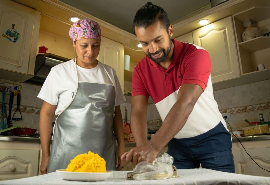 Medellin: Learn to make Colombian empanadas from scratch - Why the family setting matters