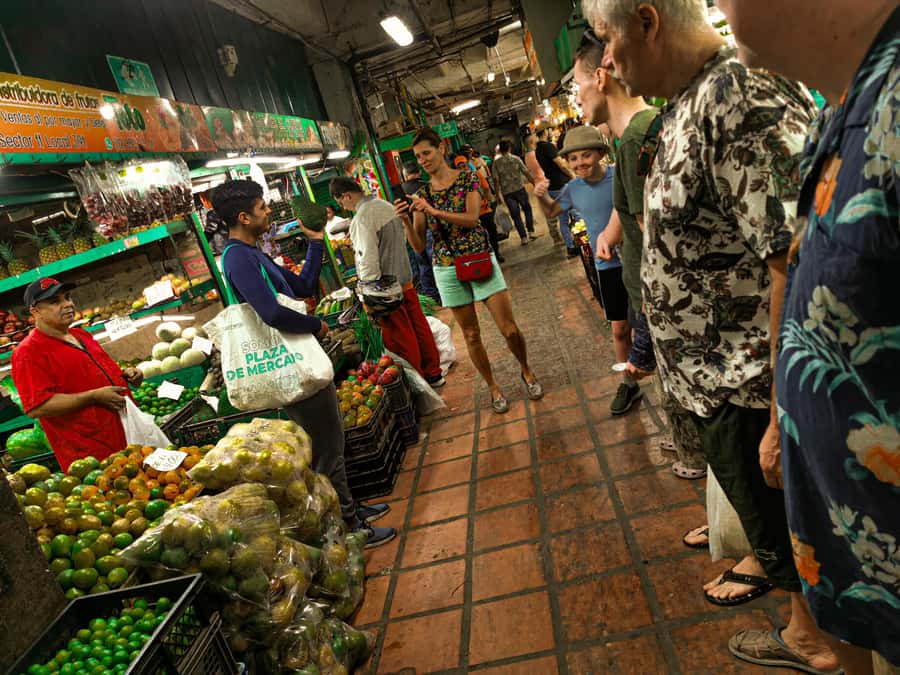 Medellín Multi-sensory Tour in the market, +15 Exotic Fruits - Timing, clothing, and practical comfort