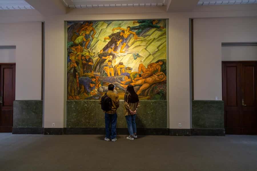 Medellin: Museum of Antioquia Skip-the-Line Ticket - The 2 PM guided option and what it adds