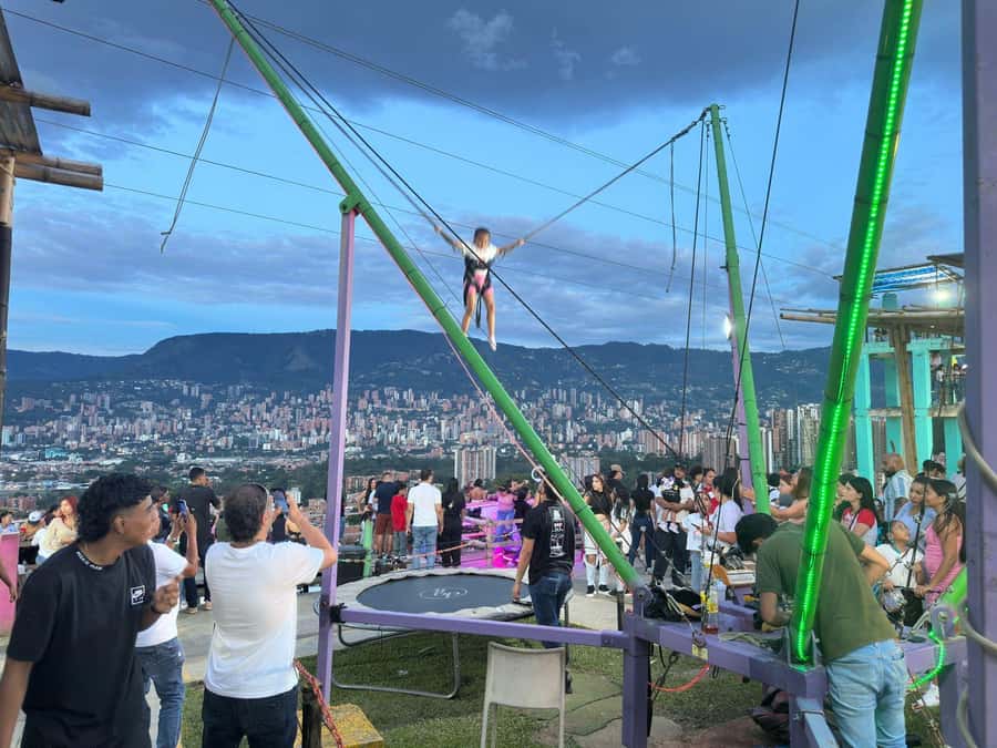 Medellín: One Night in El Cielo Viewpoint with activities - Reaching Mirador El Cielo