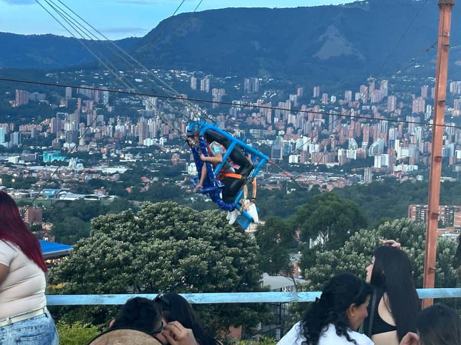 Medellín: One Night in El Cielo Viewpoint with activities - Weather, stairs, and what to carry