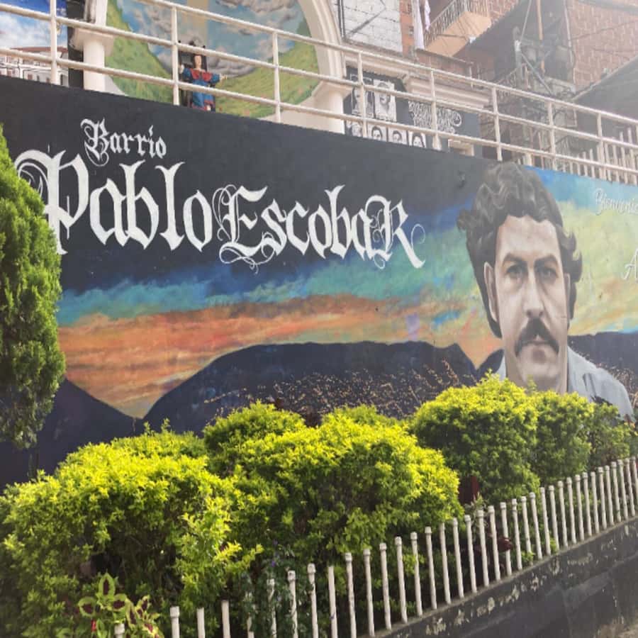 Medellín: Pablo Escobar Historical Tour Complete Experience - Five things to know before booking