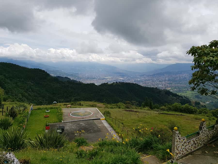 Medellín: Pablo Escobar Jail Private Tour - A private guide can make or break the four hours