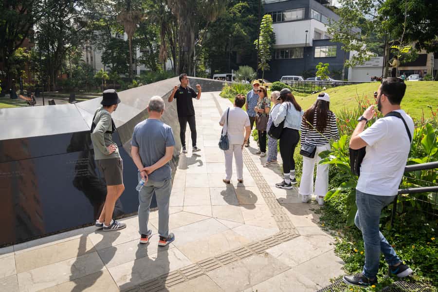 Medellín: Pablo Escobar Tour with Guide and Transportation - Meeting in El Poblado and getting on the road