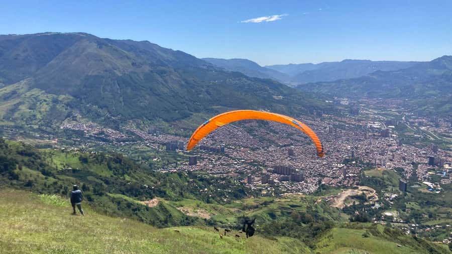 Medellín Paragliding - Go Pro Included - The 30-minute break after landing