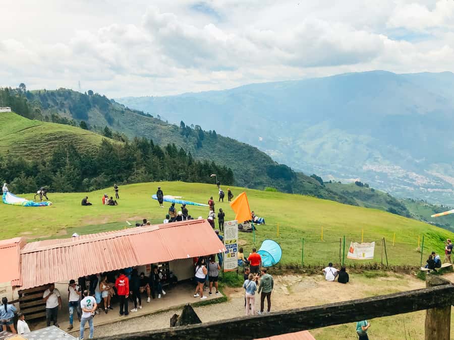 Medellín: Paragliding in the Colombian Andes - Reaching the San Félix launch area