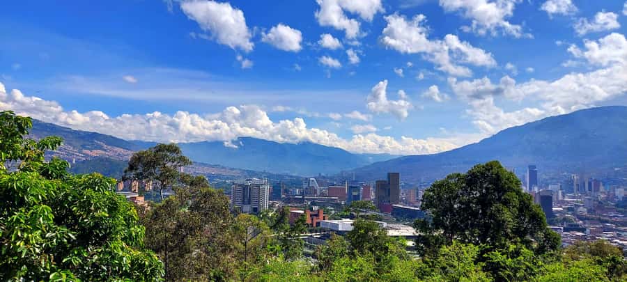 Medellín: Private City Tour with Metrocable and Comuna 13 - How The Private Format Changes The Day