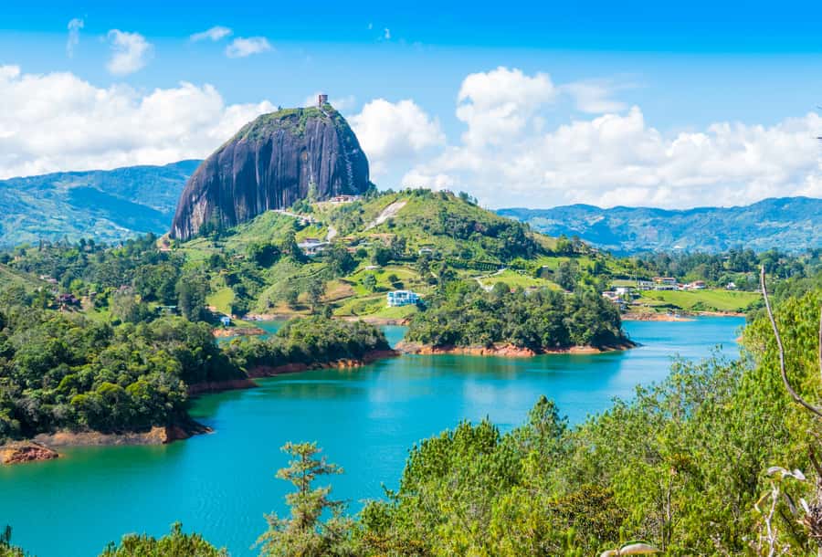 Medellín: Private Guatapé Tour w/ Breakfast, Lunch & Cruise - The essential details at a glance