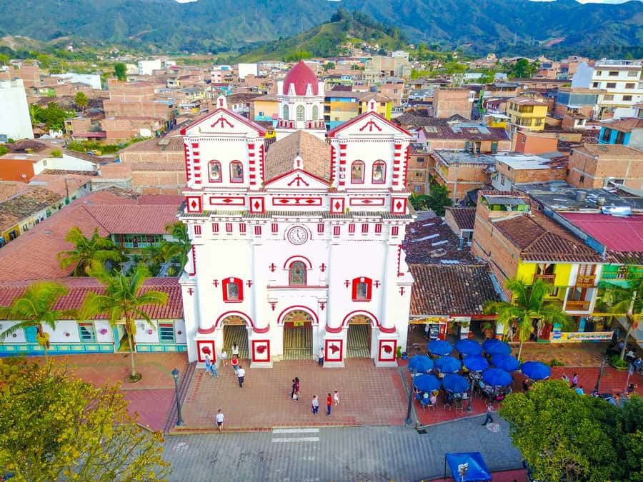 Medellín: Private Guatapé Tour w/ Breakfast, Lunch & Cruise - Why this day trip works from Medellín