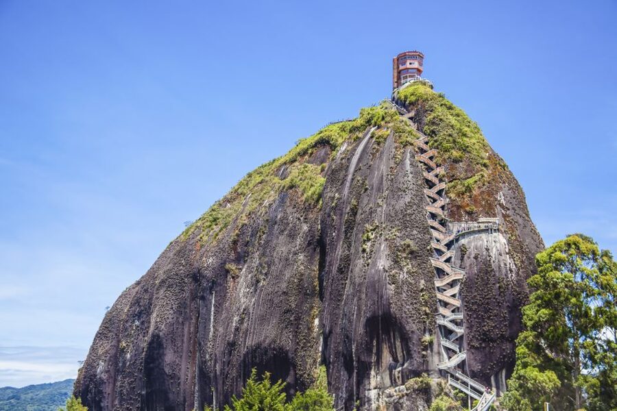 Medellín: Private Guatapé with Peñol Tickets and Boat Ride - What lunch includes and why it matters