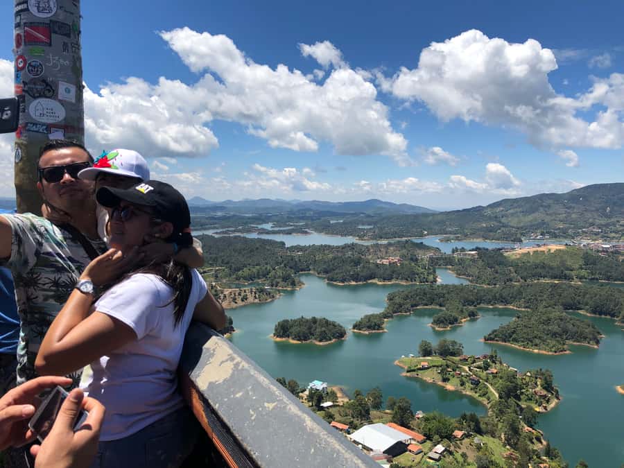 Medellín: Private Guatapé with Peñol Tickets and Boat Ride - The main drawbacks to consider