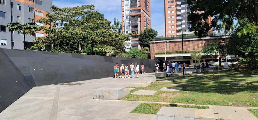 Medellín: Private Pablo Escobar and Comuna 13 Tour - Inflexión Memorial Park remembers the victims