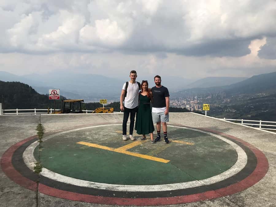 Medellín: Private Pablo Escobar Tour with Cable Car Ride - Pablo Escobar’s neighborhood and the politics of charity