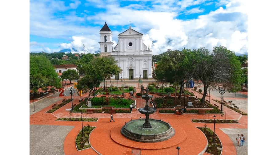 Medellin: Santa Fe de Antioquia Guided Day Trip - Starting at Parque El Poblado or Estadio