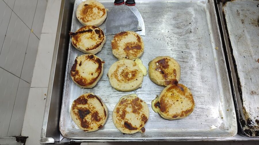 Medellin: Street Food and Poblado Rooftop Tour with a Local - How much food do you really get for $39?