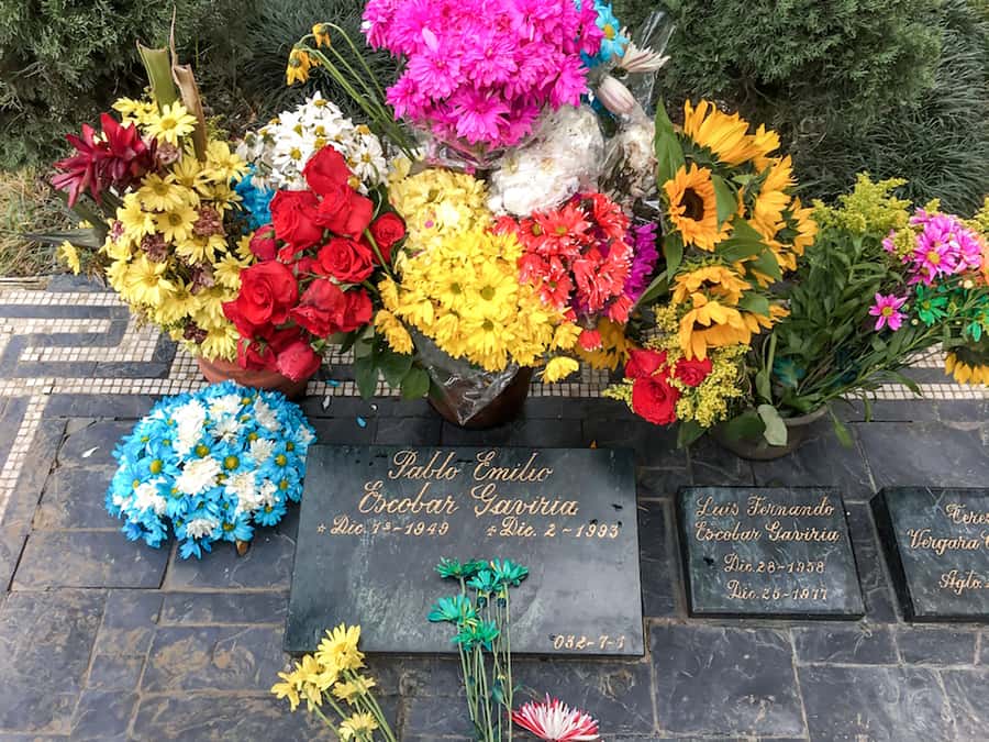 Medellín: The Real Pablo Escobar Tour - Cancha El Dorado and Escobar’s public image