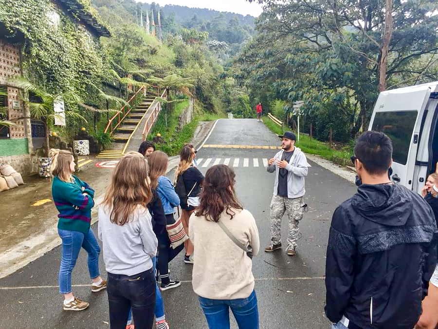 Medellín: The Real Pablo Escobar Tour - Montesacro Cemetery and the final stop