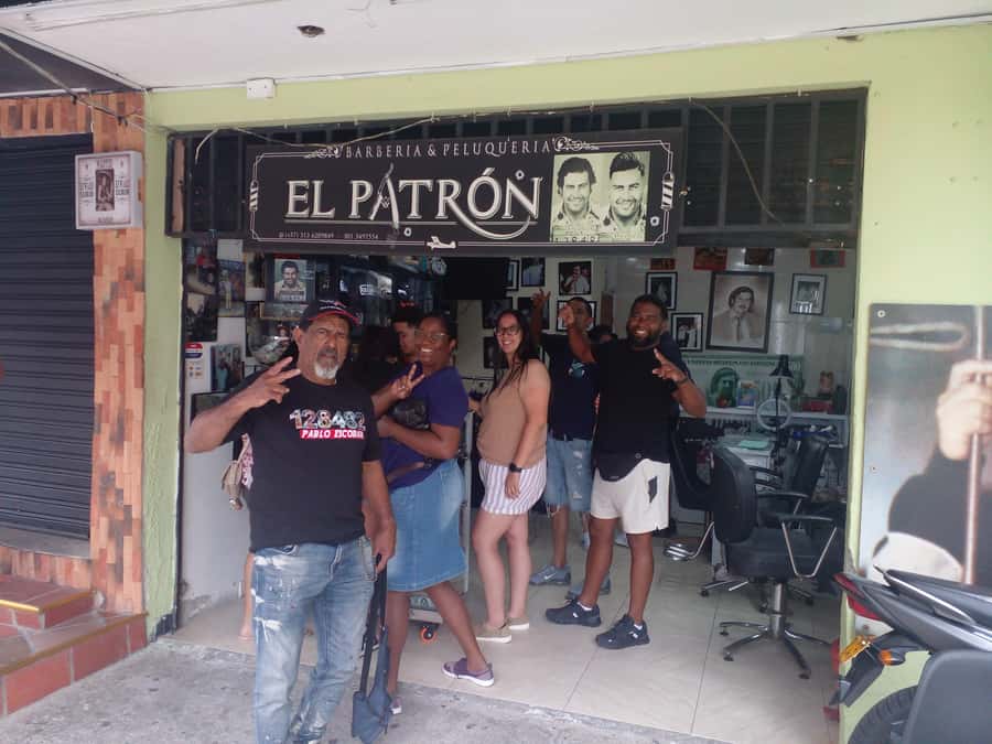 Medellin: Tour Pablo Escobar y Comuna 13 Privado - Moving from Escobar’s story to Comuna 13