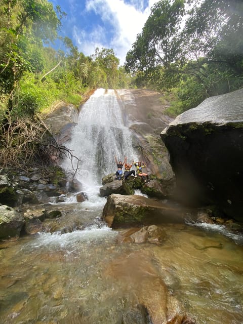 Medellin: waterfalls and naturals poolls tour - What the private format changes
