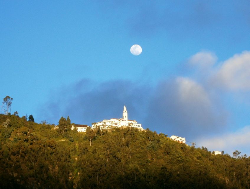 Monserrate Express tour 3 hrs - Artisan stalls and useful souvenirs