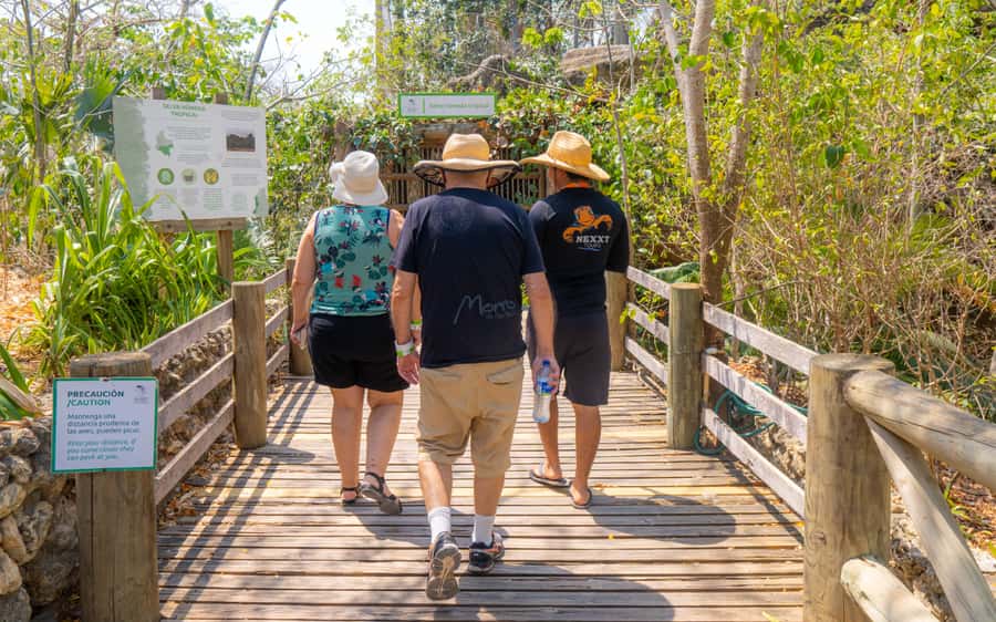 National Aviary and Playa Blanca Plankton Full-Day Tour - Key points to know before booking
