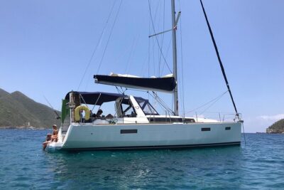 One amazing day in a private recent sailing boat in the Tayrona Park. The best sail trip from Santa Marta!