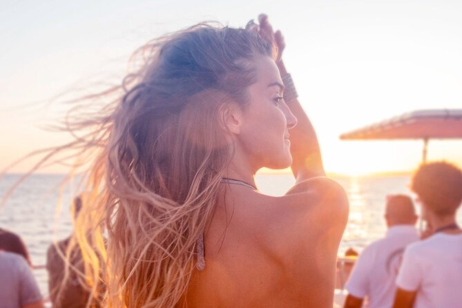 Open Bar Sunset Cruise in Catamaran or Speedboat (Best Deal) - Meeting at Centro Histórico at 4:30 pm