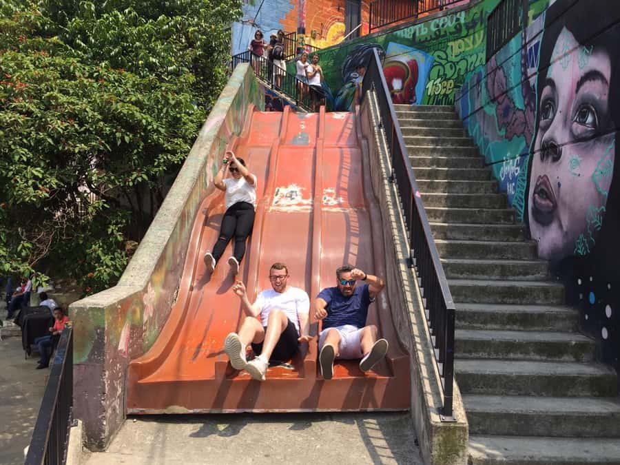 pablo, comuna 13 & cable car express tour - The metro and cable car from above