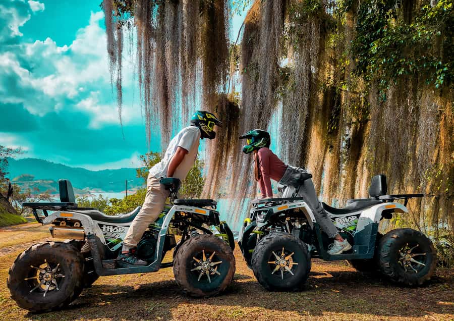 Pablo Escobar Mansion+Paintball+Boat+ATV (Private Guatape) - Leaving Medellín for Finca La Manuela