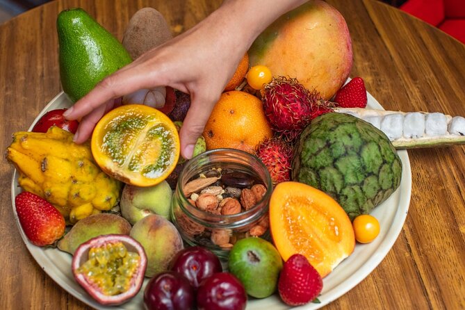 PALOQUEMAO MARKET FOOD TOUR. EXOTIC FRUIT. LOCAL SNACKS. /Min 2 pax - Colombian Breakfast Comes With the Fruit