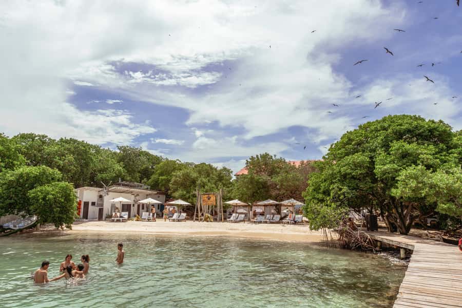PAO PAO BEACH CLUB - Leaving Cartagena From La Bodeguita Pier