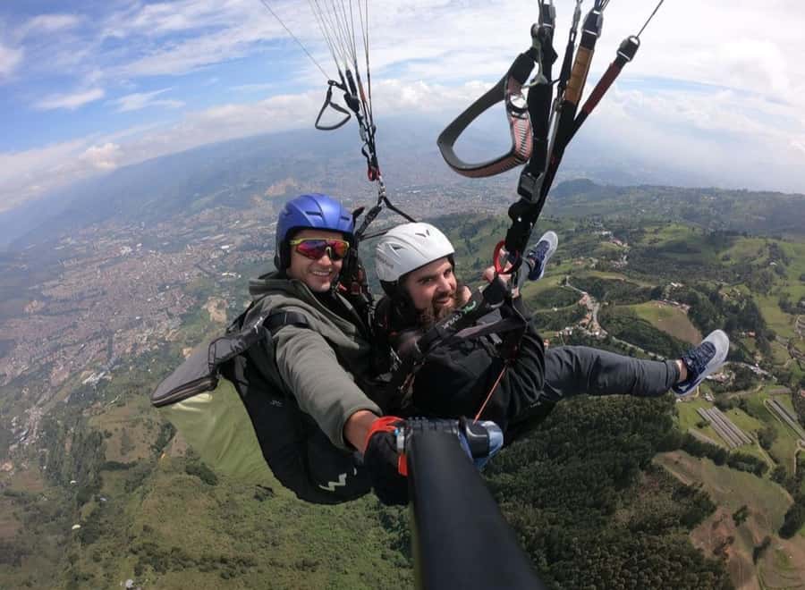 Paragliding Medellin with Transportation and free Videos - Key points to know before you book