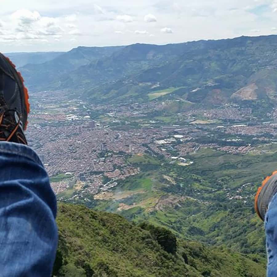 Paragliding the Andes from Medellín - Why San Felix is the right setting for a first flight